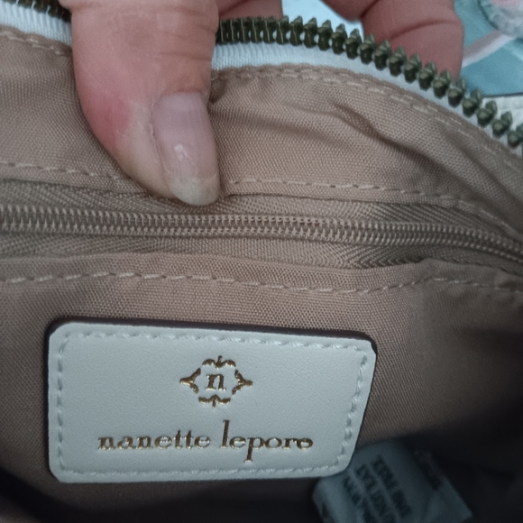 Purse - Picture 1 of 3